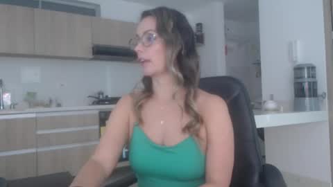 Snapshot of latinpaprika chatting on March 23, 2026, 2:10 pm latinpaprika online show from March 23, 2026, 2:10 pm