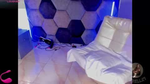 Snapshot of latrellx7 chatting on February 28, 2026, 3:51 am LEANDRO online show from February 28, 2026, 3:51 am