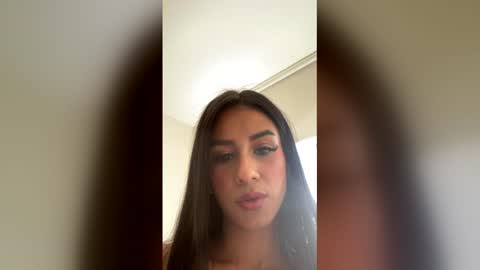 Laura Valmont online show from March 16, 2026, 6:56 pm