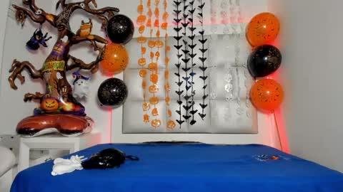 Snapshot of laura__js_ chatting on October 6, 2025, 5:27 am laura__js_ online show from October 6, 2025, 5:27 am