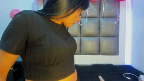 Snapshot of laura__js_ chatting on November 5, 2025, 4:51 pm laura__js_ online show from November 5, 2025, 4:51 pm