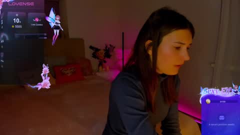 Snapshot of laura__leee chatting on December 18, 2024, 11:13 am Laura online show from December 18, 2024, 11:13 am