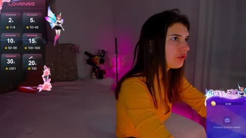 Snapshot of laura__leee chatting on December 28, 2024, 6:28 am Laura online show from December 28, 2024, 6:28 am