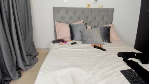 Snapshot of laura__martiinez chatting on September 10, 2025, 1:55 pm online show from September 10, 2025, 1:55 pm