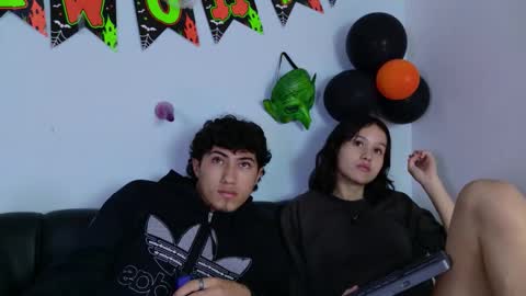 Snapshot of laura_and_kevin chatting on October 7, 2025, 4:37 pm laura_and_kevin online show from October 7, 2025, 4:37 pm