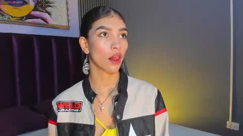 Snapshot of laura_aristizabal_19 chatting on June 17, 2026, 12:07 pm Laura online show from June 17, 2026, 12:07 pm