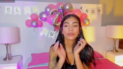 Snapshot of laura_aristizabal_19 chatting on June 24, 2026, 12:15 pm Laura online show from June 24, 2026, 12:15 pm