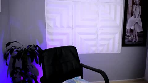 LAURA online show from November 27, 2025, 5:15 pm