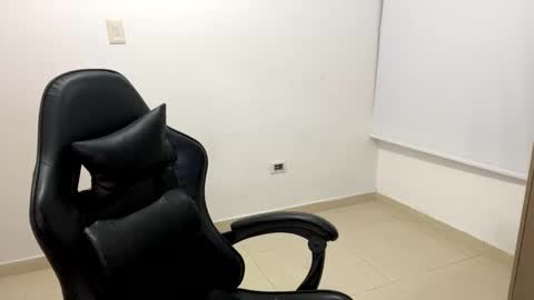 laura online show from October 11, 2025, 12:32 am