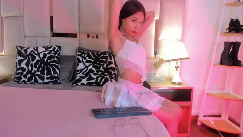 laura_dicardy online show from June 4, 2026, 11:27 am