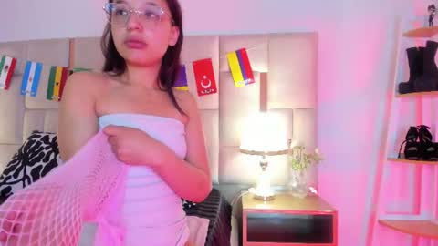 Snapshot of laura_dicardy chatting on June 30, 2026, 11:22 am laura_dicardy online show from June 30, 2026, 11:22 am