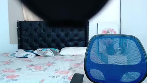 LARRY LAURA  AND CAPRICIO online show from February 25, 2025, 7:36 pm