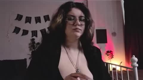 Miss Laura online show from February 18, 2026, 9:05 am