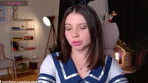 Snapshot of laura_lee chatting on October 10, 2025, 1:48 am Laura Lee. online show from October 10, 2025, 1:48 am