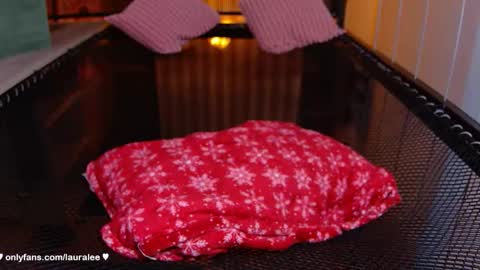 Laura Lee. online show from February 7, 2026, 2:04 am