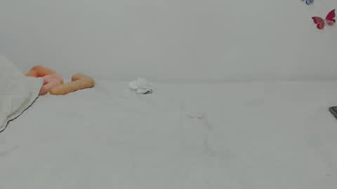 Snapshot of laura_lovingxxx chatting on November 10, 2025, 8:41 pm laura lovingxxx online show from November 10, 2025, 8:41 pm