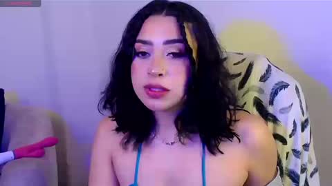 Snapshot of laura_pink01 chatting on September 15, 2025, 4:40 pm laura_pink01 online show from September 15, 2025, 4:40 pm