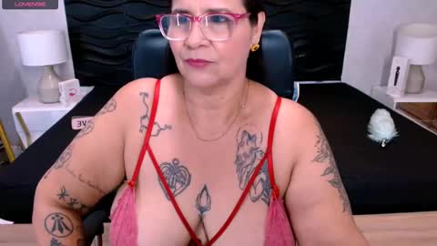 Snapshot of laura_riley chatting on September 23, 2025, 3:48 pm Laura online show from September 23, 2025, 3:48 pm