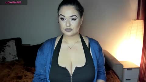 Laura online show from November 16, 2025, 4:45 pm