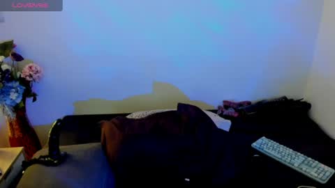 Laura online show from June 26, 2026, 6:56 pm