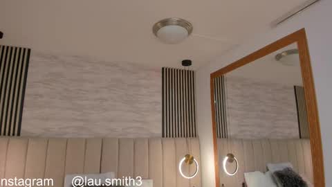 laura online show from December 5, 2025, 3:20 pm