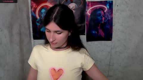 Snapshot of lauradre_ chatting on June 22, 2026, 5:59 am Laura online show from June 22, 2026, 5:59 am