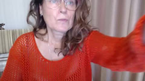 Lauraoven1 online show from October 8, 2025, 7:17 am