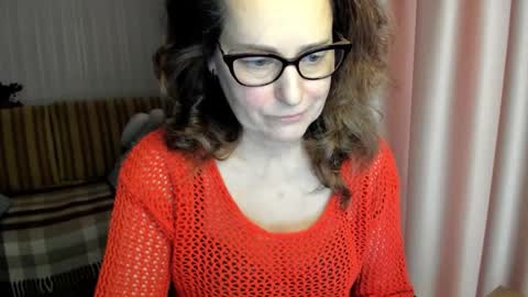 Lauraoven1 online show from February 8, 2026, 10:40 am