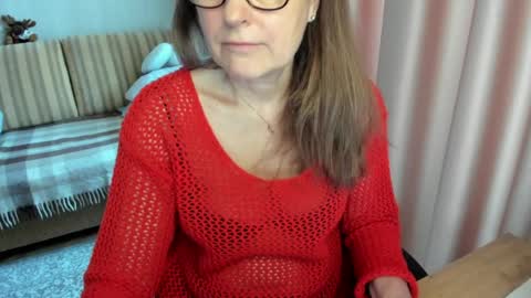 Lauraoven1 online show from March 7, 2026, 8:33 am