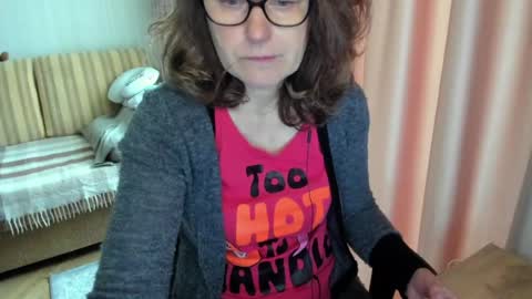 Lauraoven1 online show from May 14, 2026, 8:10 am