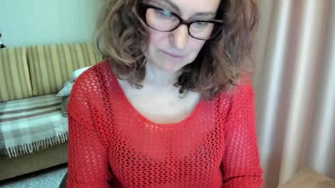 Lauraoven1 online show from May 31, 2026, 8:32 am