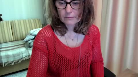 Lauraoven1 online show from June 2, 2026, 7:32 am