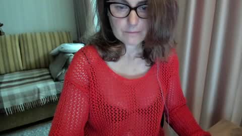 Lauraoven1 online show from June 13, 2026, 7:28 am