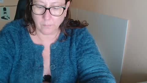 Snapshot of laureanne50 chatting on December 2, 2024, 9:24 am laureanne online show from December 2, 2024, 9:24 am