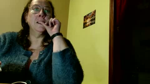 Snapshot of laureanne50 chatting on December 2, 2024, 9:06 pm laureanne online show from December 2, 2024, 9:06 pm