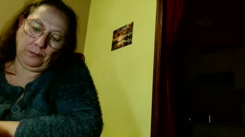 Snapshot of laureanne50 chatting on December 3, 2024, 9:23 pm laureanne online show from December 3, 2024, 9:23 pm