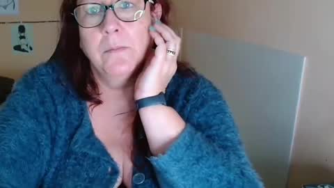 Snapshot of laureanne50 chatting on December 23, 2024, 2:50 pm laureanne online show from December 23, 2024, 2:50 pm