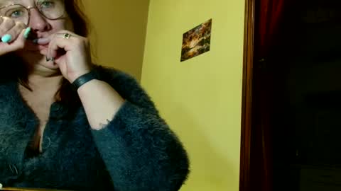 Snapshot of laureanne50 chatting on December 23, 2024, 8:25 pm laureanne online show from December 23, 2024, 8:25 pm