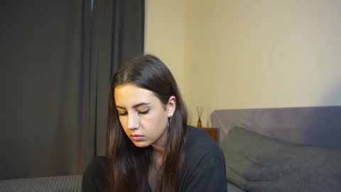 Snapshot of laureencadriel chatting on November 11, 2025, 11:43 am Monica online show from November 11, 2025, 11:43 am