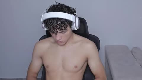 Snapshot of laureent__ chatting on September 28, 2025, 6:57 pm Laureent online show from September 28, 2025, 6:57 pm