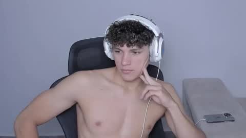 Snapshot of laureent__ chatting on October 2, 2025, 9:44 pm Laureent online show from October 2, 2025, 9:44 pm