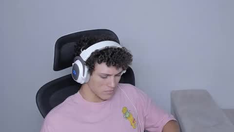 Snapshot of laureent__ chatting on October 4, 2025, 7:06 am Laureent online show from October 4, 2025, 7:06 am