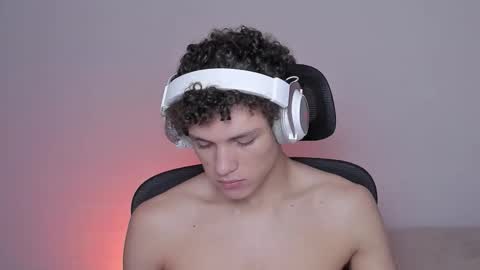 Snapshot of laureent__ chatting on October 13, 2025, 7:08 am Laureent online show from October 13, 2025, 7:08 am