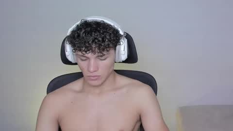 Snapshot of laureent__ chatting on October 14, 2025, 6:25 am Laureent online show from October 14, 2025, 6:25 am