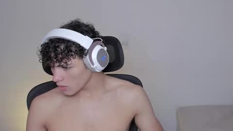 Snapshot of laureent__ chatting on October 16, 2025, 8:04 am Laureent online show from October 16, 2025, 8:04 am