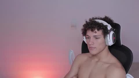 Snapshot of laureent__ chatting on October 17, 2025, 8:39 am Laureent online show from October 17, 2025, 8:39 am