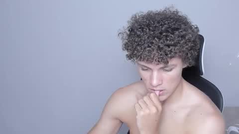 Snapshot of laureent__ chatting on October 17, 2025, 8:44 pm Laureent online show from October 17, 2025, 8:44 pm