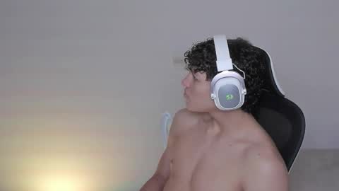 Snapshot of laureent__ chatting on October 19, 2025, 2:50 pm Laureent online show from October 19, 2025, 2:50 pm