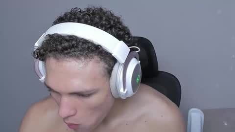 Snapshot of laureent__ chatting on October 23, 2025, 7:12 pm Laureent online show from October 23, 2025, 7:12 pm