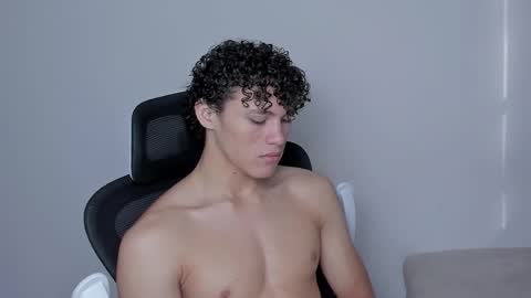 Snapshot of laureent__ chatting on October 25, 2025, 6:57 pm Laureent online show from October 25, 2025, 6:57 pm